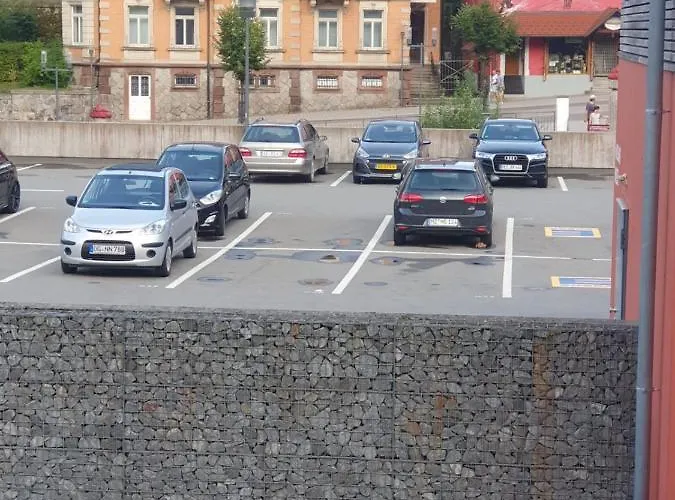 Km * トリベルク