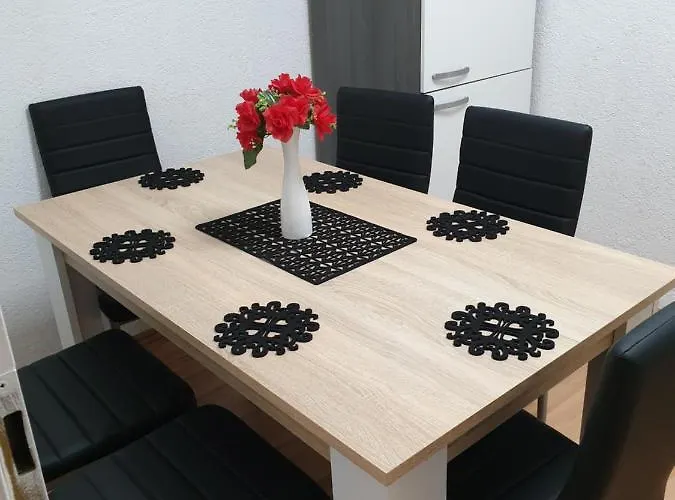 Km * トリベルク