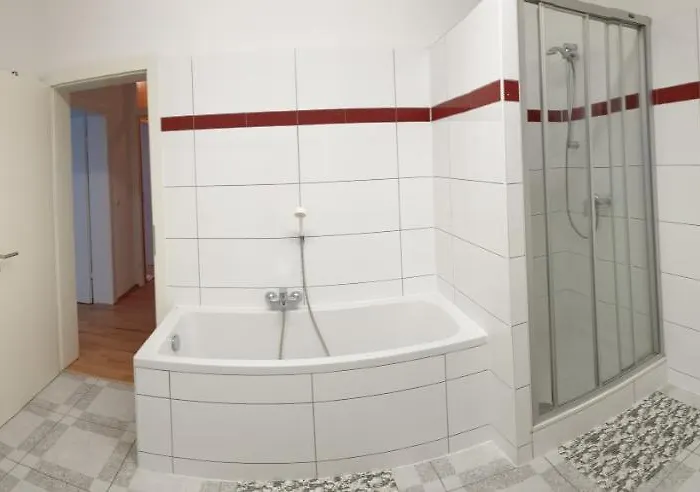 Km * トリベルク